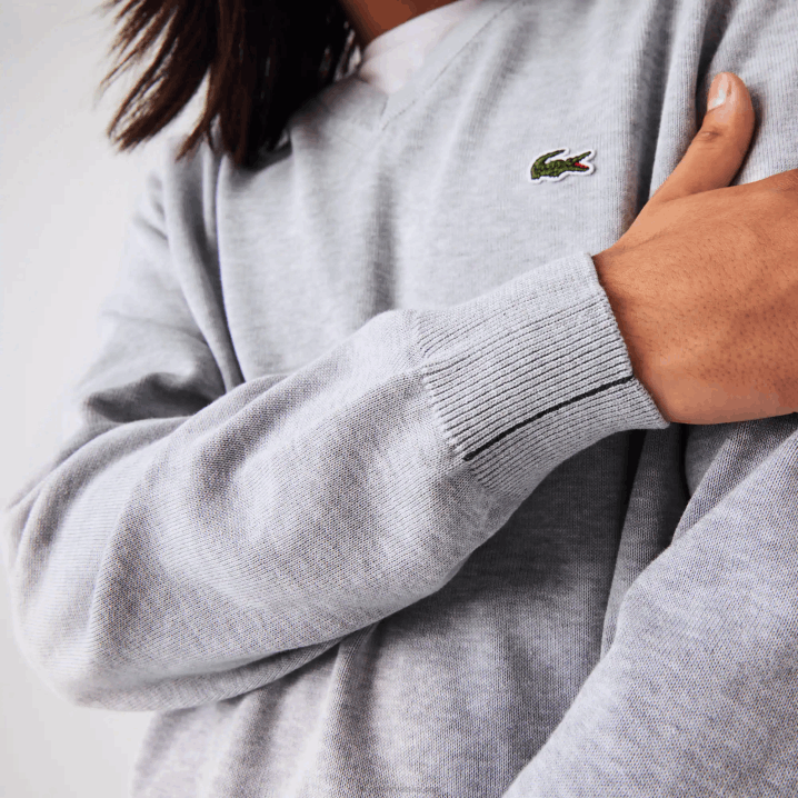 sivi chine cca 6H4B1568 muškarci Lacoste pulover od organskog pamuka s v-izrezom