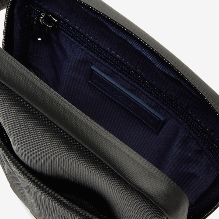 crna 000 6H4B2008 muškarci Lacoste l.12.12 brendirana mala ravna torba s patentnim zatvaračem